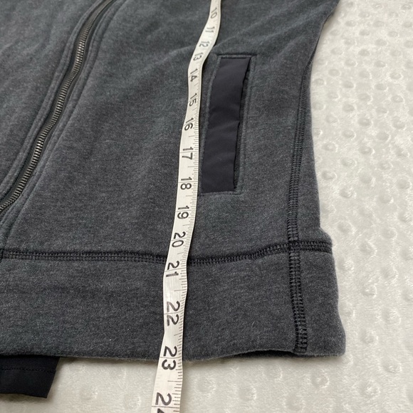 Lululemon Jacket (size 8) - Picture 9 of 10